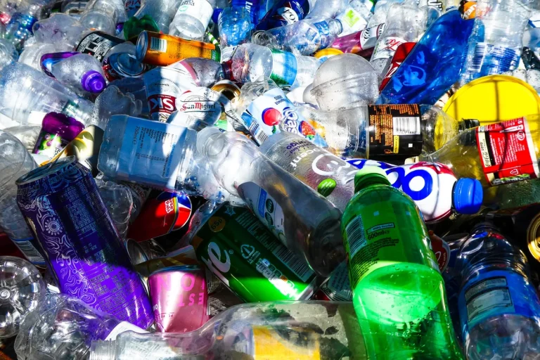 Coca-Cola mijenja natpise o recikliranju na bocama nakon pritužbe