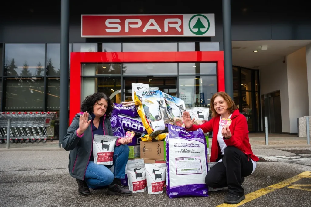 Spar Slovenija donirao je hranu i poslastice prihvatilištima za napuštene pse i mačke